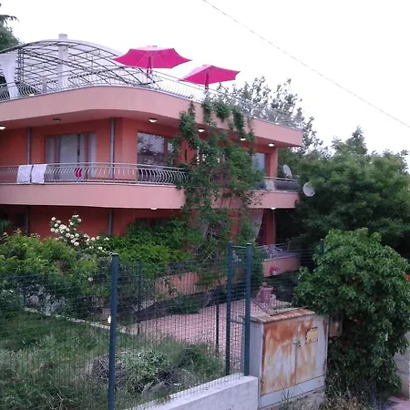 House Sapphire Δωμάτια σε οικογενειακή κατοικία