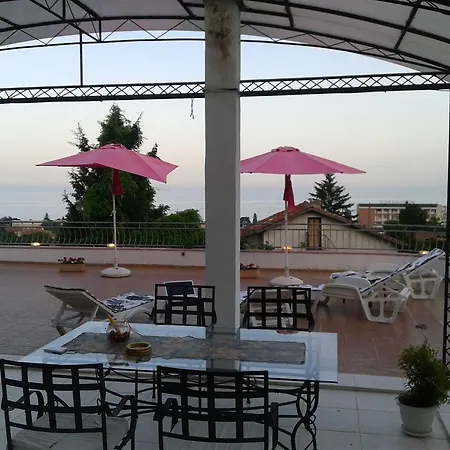 Δωμάτια σε οικογενειακή κατοικία House Sapphire *