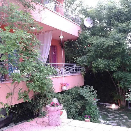 House Sapphire Δωμάτια σε οικογενειακή κατοικία *