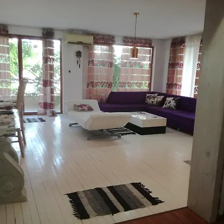 House Sapphire Golden Sands