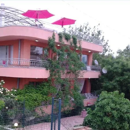 Privatunterkunft House Sapphire